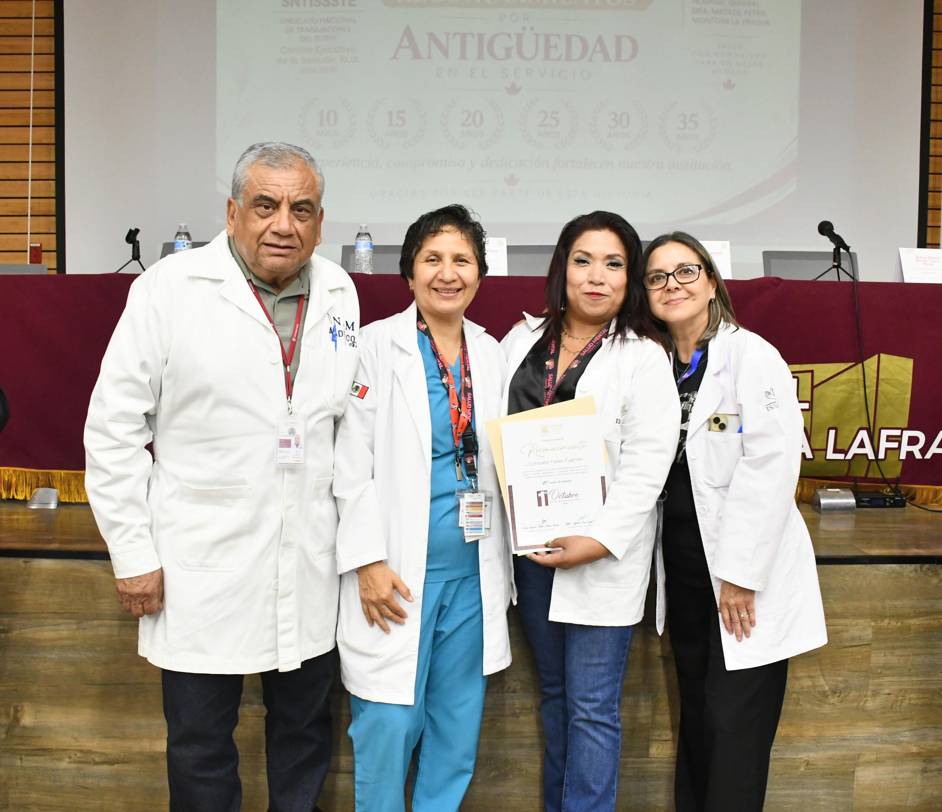 Entrega de Reconocimientos por Años de Servicio en el HG "Dra. Matilde Petra Montoya Lafragua" 